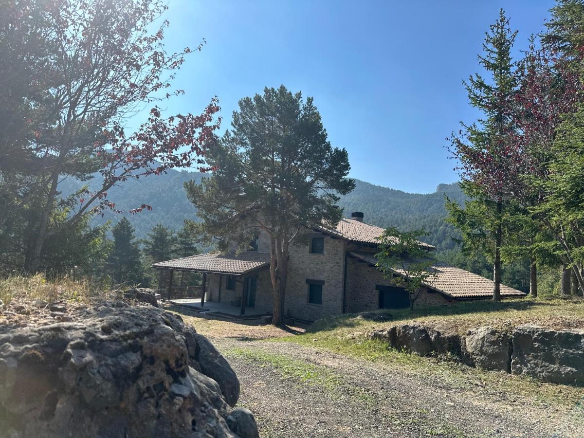 Вилла Cal Manubens Castellar del Riu Экстерьер фото