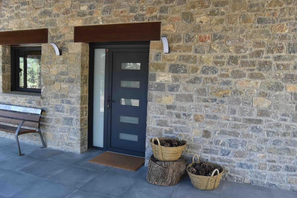 Вилла Cal Manubens Castellar del Riu Экстерьер фото