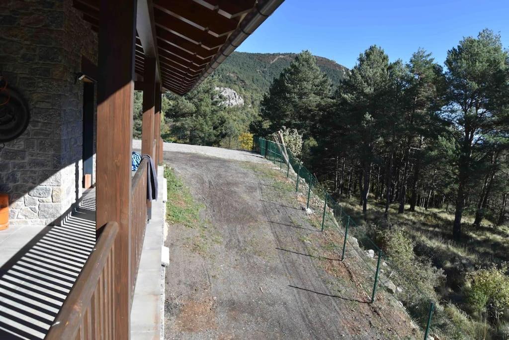 Вилла Cal Manubens Castellar del Riu Экстерьер фото